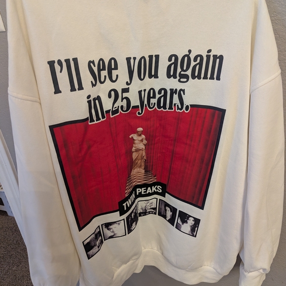 Twin Peaks White Sweatshirt - Picture 3 of 4